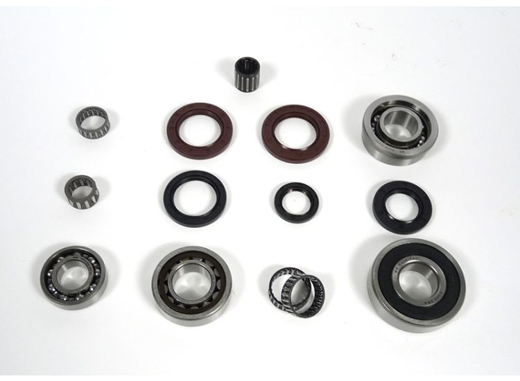 Lambretta Bearing and seal set, complete using clutch needles, Li, Sx, Tv, Gp125/150, Race-Tour MB brand